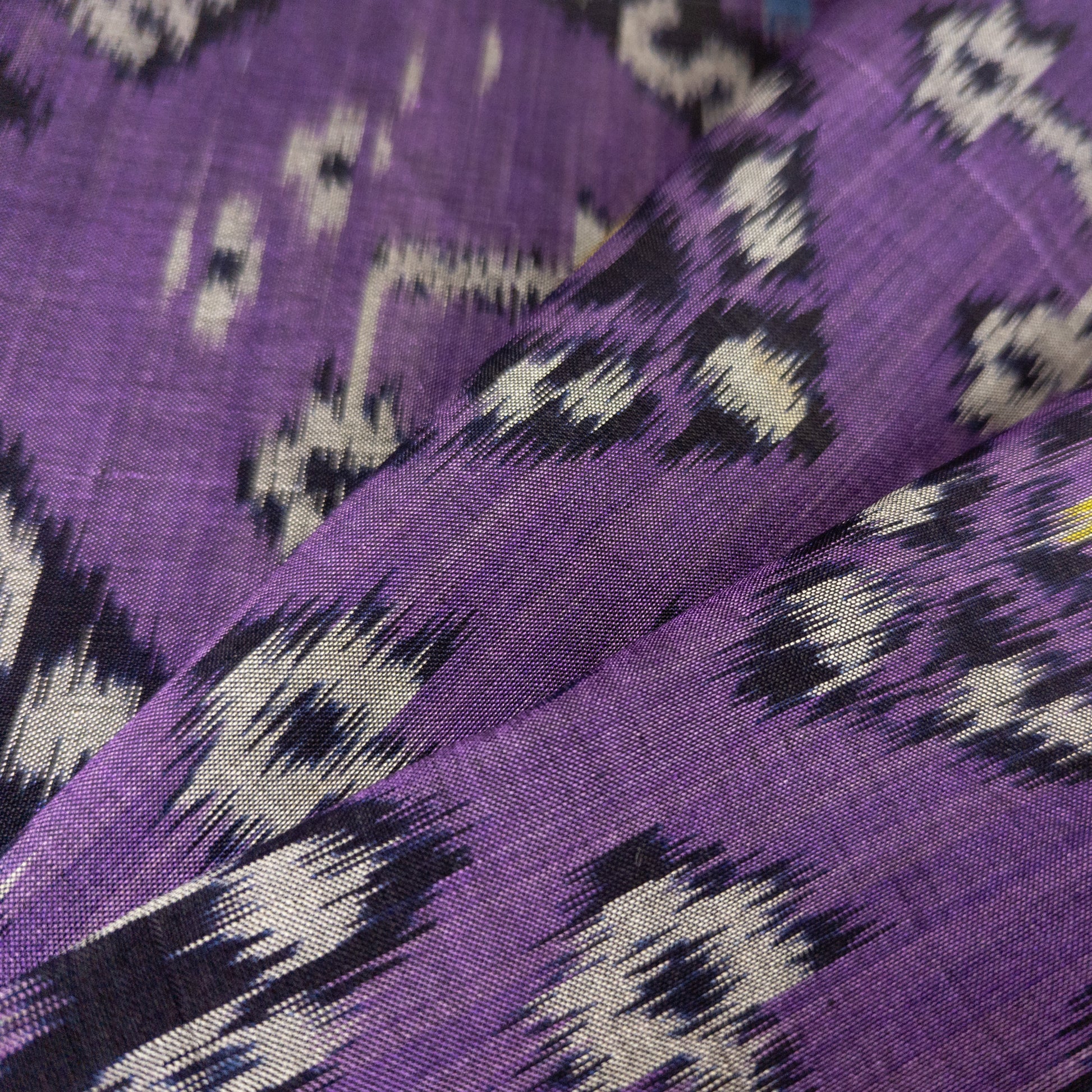 Ikat uit Indonesië IBR0091 - Rinie Batiks Ikat uit Indonesië IBR0091 - Rinie Batiks