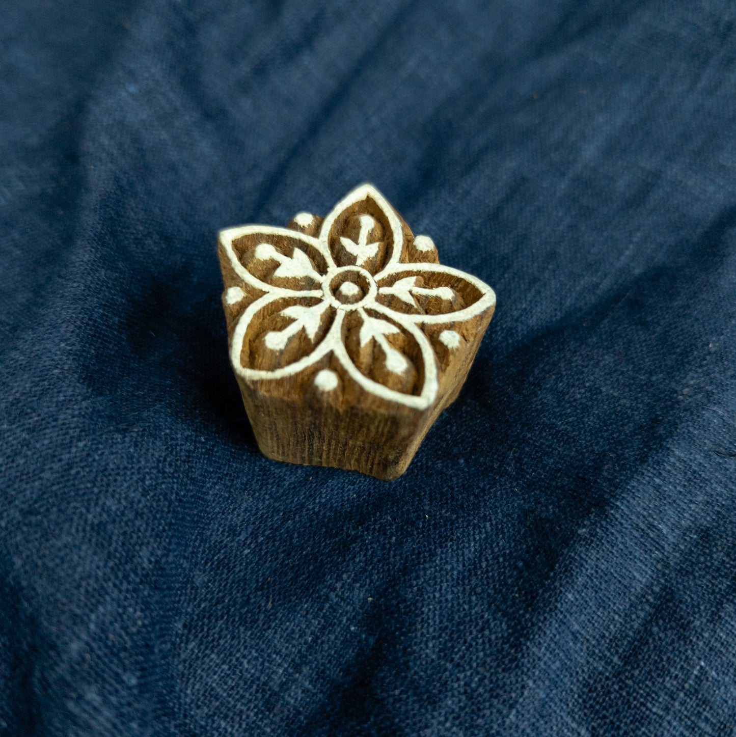 Small Flower Mandala Wooden Printing Block - Handcrafted Fabric Printing and Batik Tools