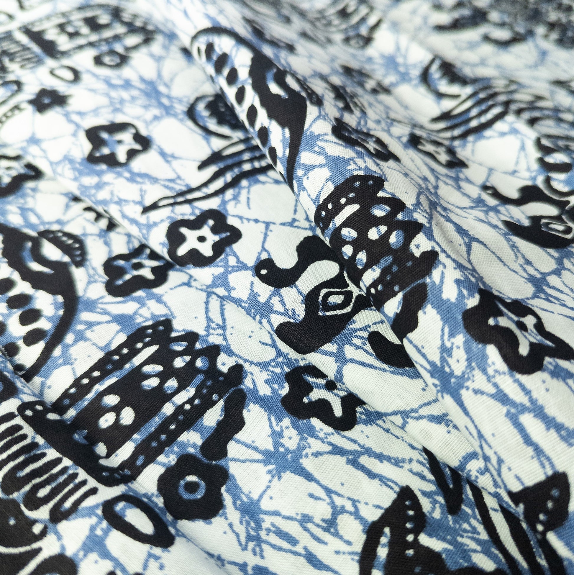 Cotton Bali Batik Sarong in traditional indonesian blue and white