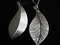 Photo 4 of our Curvey leaf long earrings