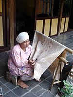 Photo 8 of our Hand drawn indigo batik shoulder cloth