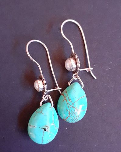 Photo of our Turquoise drops with pearl and silver