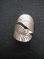 Lovely wide leafy silver ring